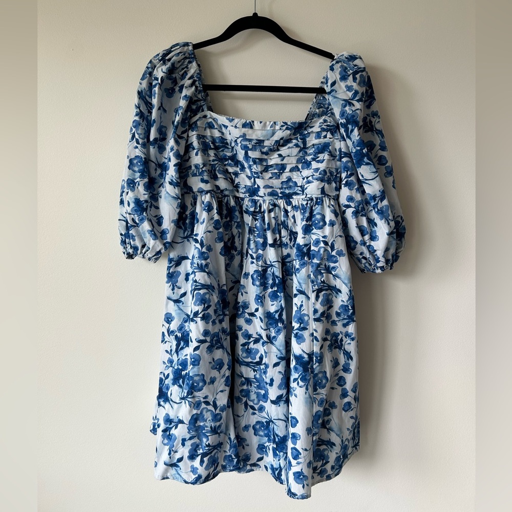Abercrombie blue floral mini dress with poof sleeves, size medium TALL
